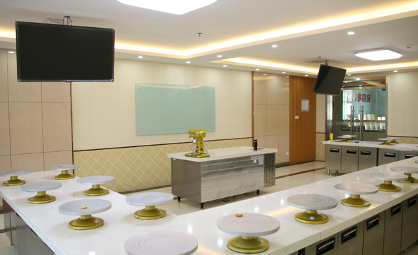 西点班设备转台