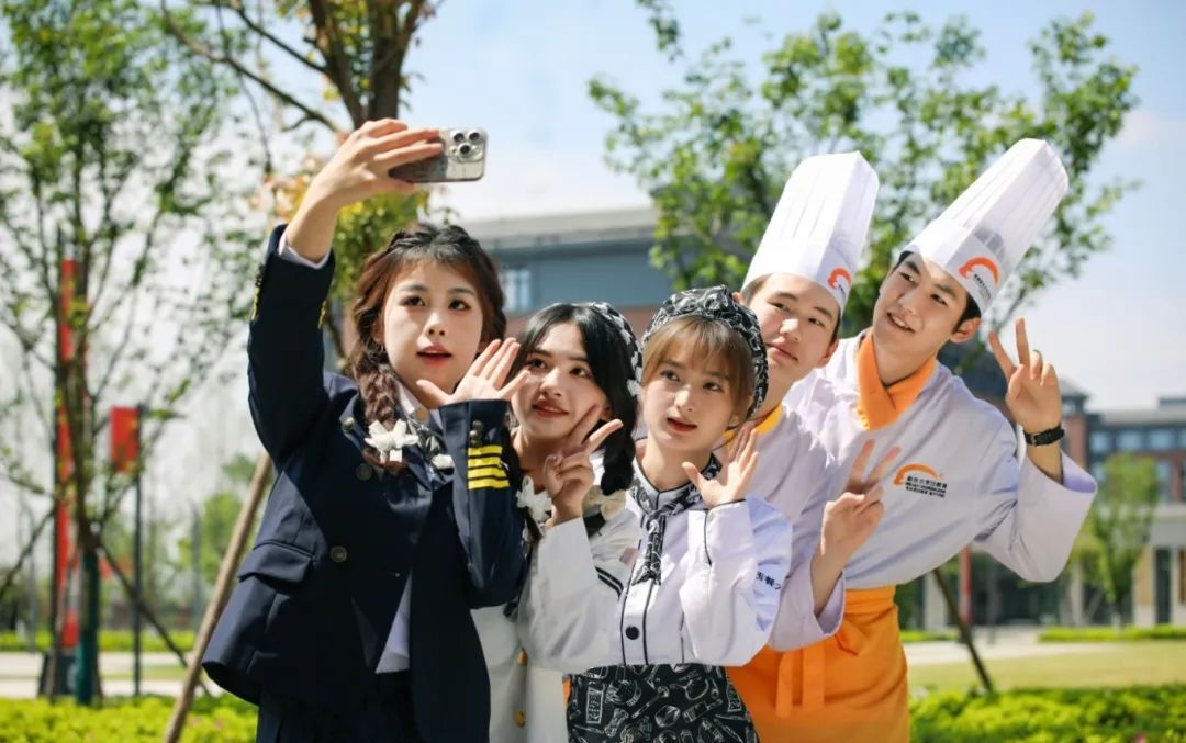 10月转学指南：把握时机，选对“专业强、师资优、就业好、升学好”的学校！