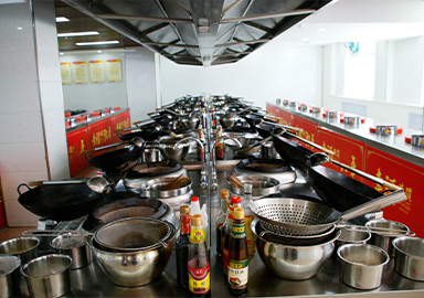 美丽校园环境 专业课堂设备