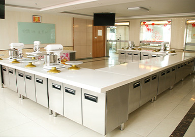 美丽校园环境 专业课堂设备